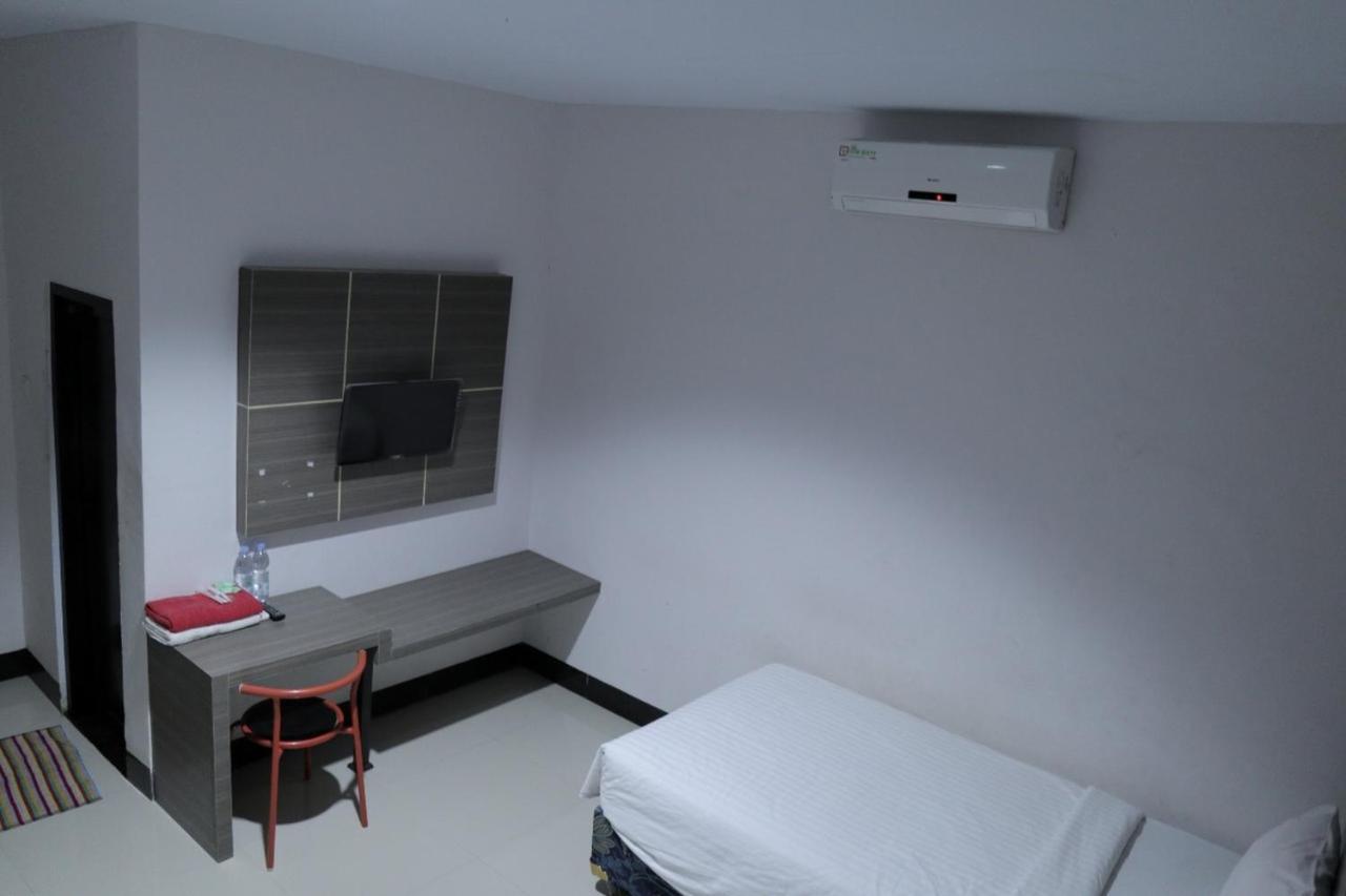 Reddoorz @ Pasangkayu Mamuju Utara Hotel Buitenkant foto