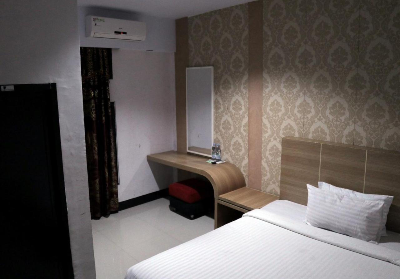 Reddoorz @ Pasangkayu Mamuju Utara Hotel Buitenkant foto